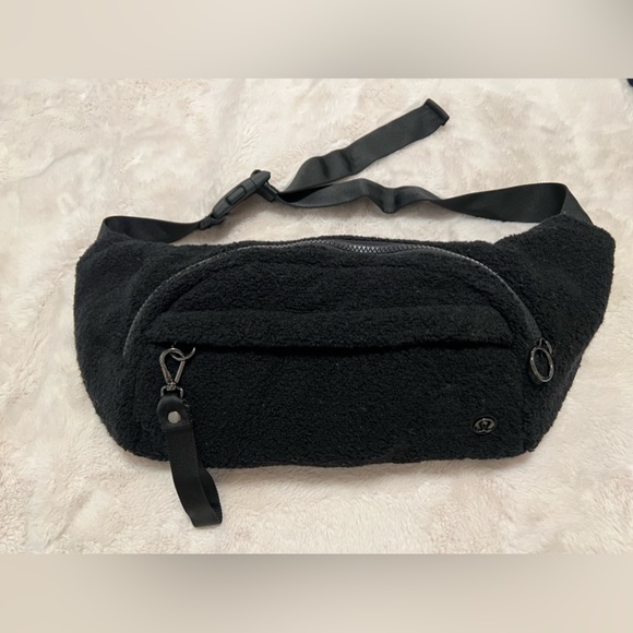 Lululemon On The Beat Belt Bag Sold Out! - Picture 6 of 9